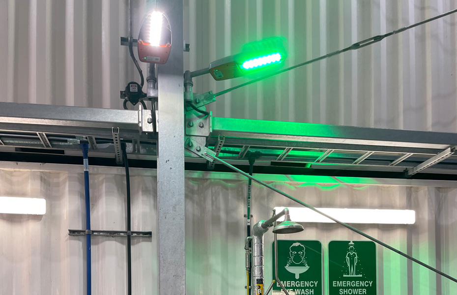 Mako-Green-Eyewash-LED-img Mako Green Eyewash LED Img